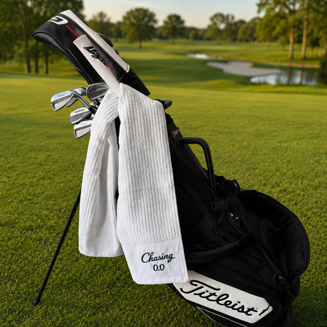 The Chasing 0.0 Caddy Towel (White/Green Stripe)